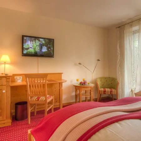 Hotel Lindenhof 3*
