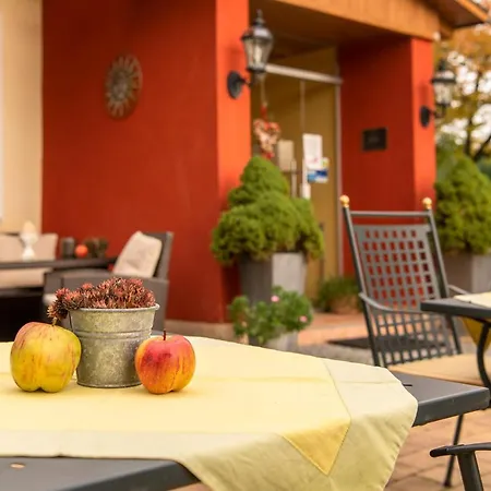 Lindenhof فندق فوهنشتراوس